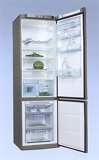 Electrolux chladni�ka s Drinks Express