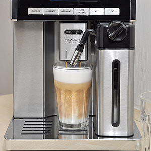 K�vovar PrimaDonna Delonghi