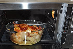 Ku�e pe�en� pomoc� mikrovln, grilu i p�ry chutnalo skv�le