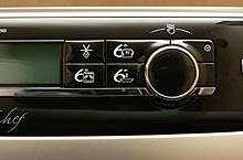 Na prav� stran� lze zvolit automatick� programy - rozmrazov�n�, 6.smysl pro p�ru, Crisp se 6.smyslem a va�en� se 6. smyslem