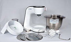 Robot Bosch MUM 52110 se z�kladn�m p��slu�enstv�m