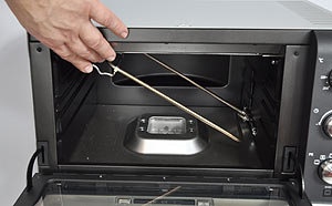 Spodn� topn� t�leso je v�klopn�, co� usnad�uje �i�t�n�.