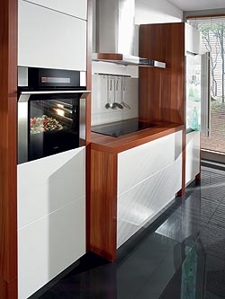 Kuchy� s vestav�n�mi spot�ebi�i Mora